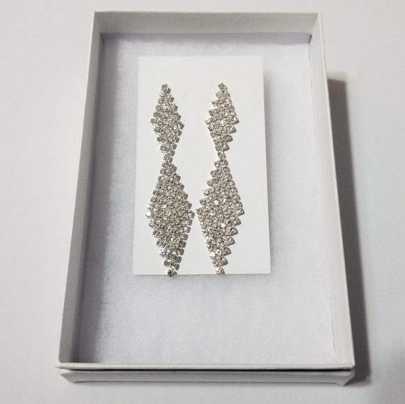 2 For 20 Silver Earrings - Picture 3 of 4